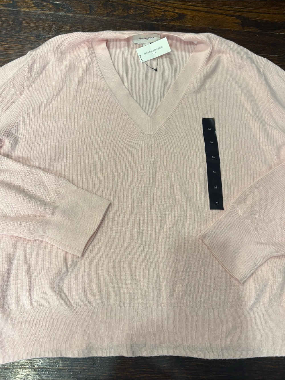 Banana Republic Women’s V-Neck Sweater - Pale Pink brand new